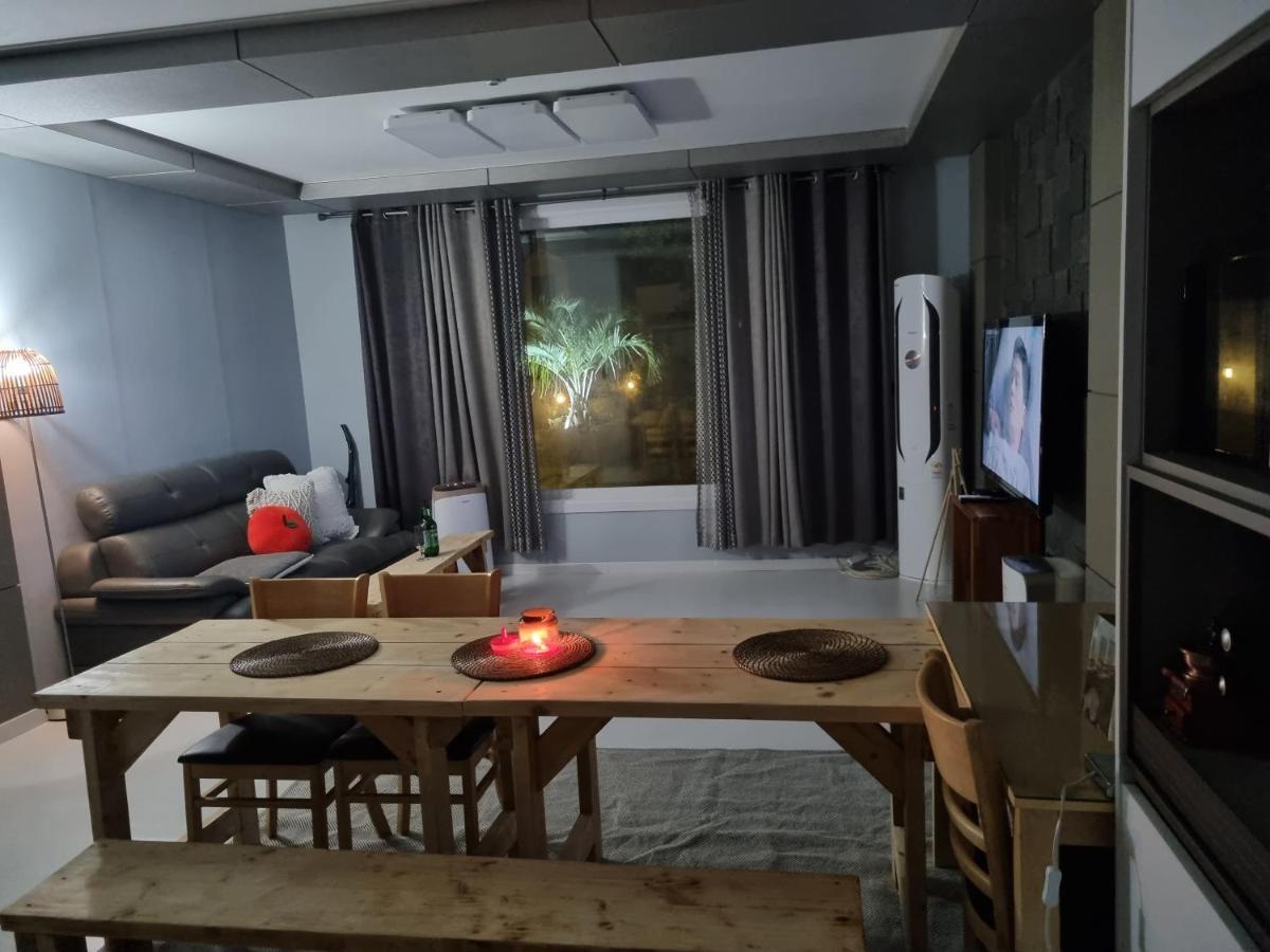 Bed and Breakfast Gashi Sarang Seogwipo Exterior foto